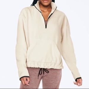 - 🎀New VS PINK qtr zip cream fleece  sz large